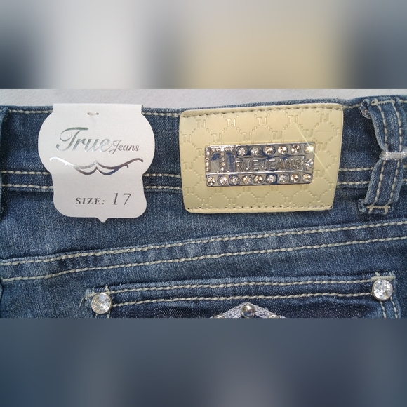 True Jeans Denim Capris Embellished Stretch Blue Juniors Size 15 - Picture 3 of 4